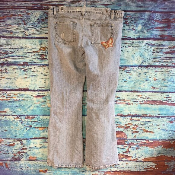 Bongo Jeans Distressed and Embroidered Jeans - Picture 5 of 8